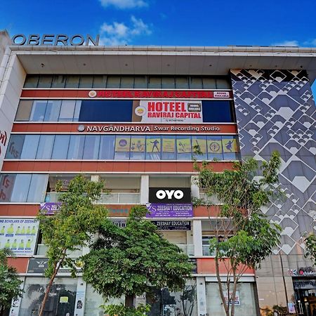Collection O Hotel Swarg Surat Exterior photo